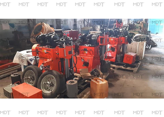 Bodemonderzoek, grondtest boormachine, mijnbouw exploratie boren;