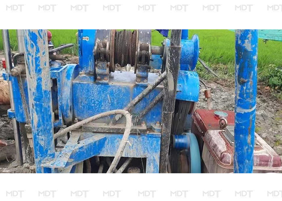 Roterende en slagmachine voor boormachines voor grondonderzoek en -onderzoek